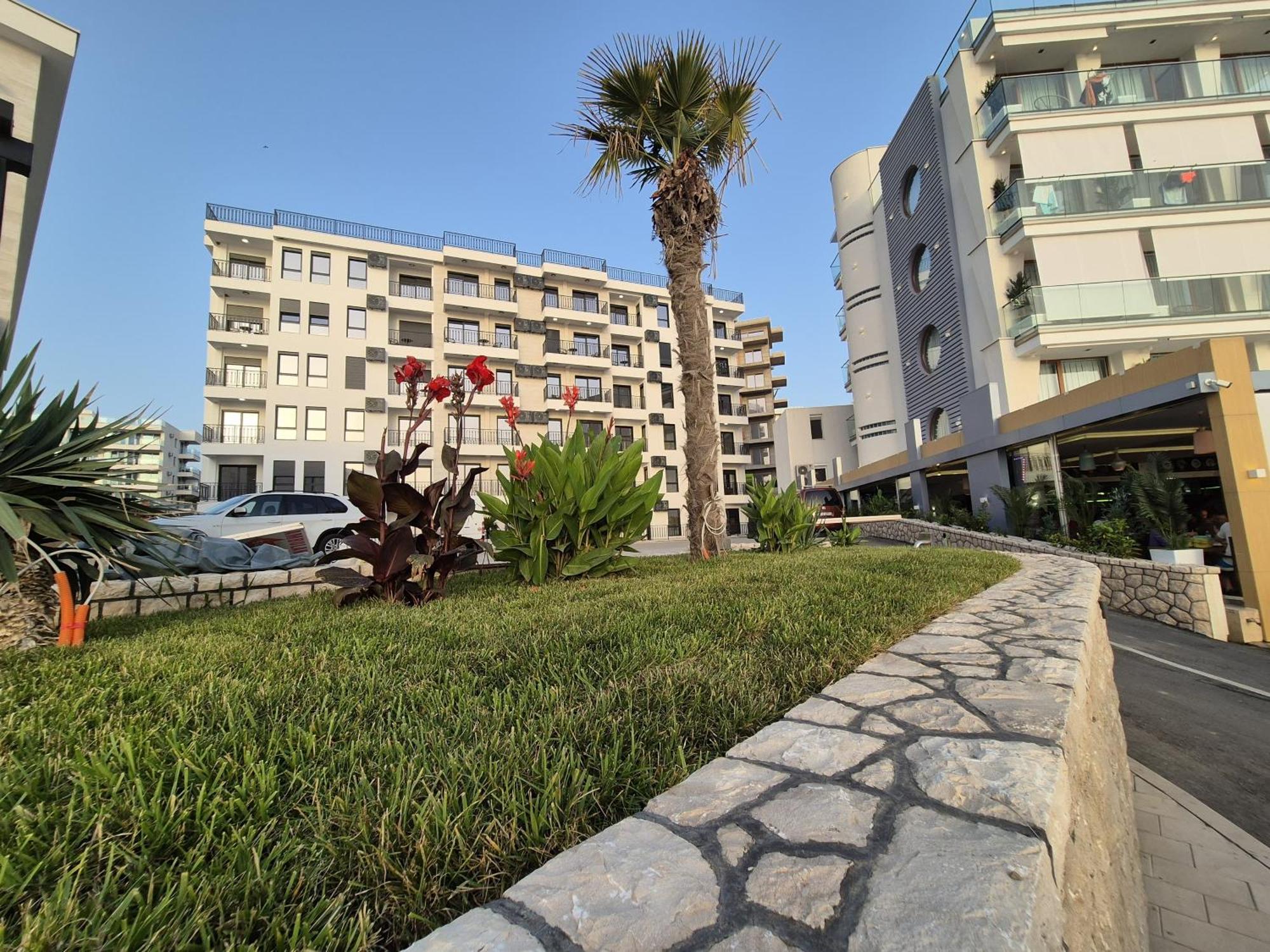 Vienna Luxury Apartments Добра вода Екстериор снимка