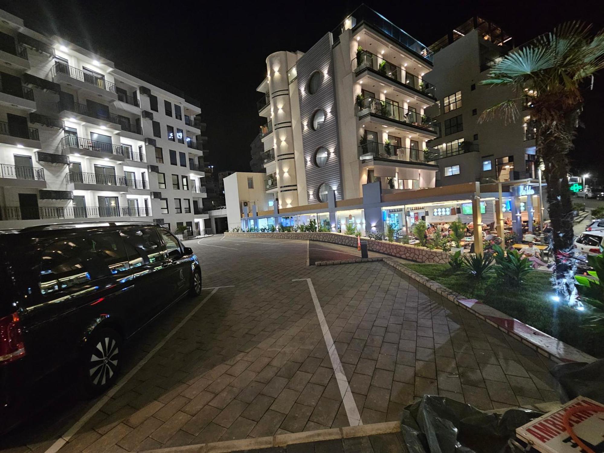 Vienna Luxury Apartments Добра вода Екстериор снимка