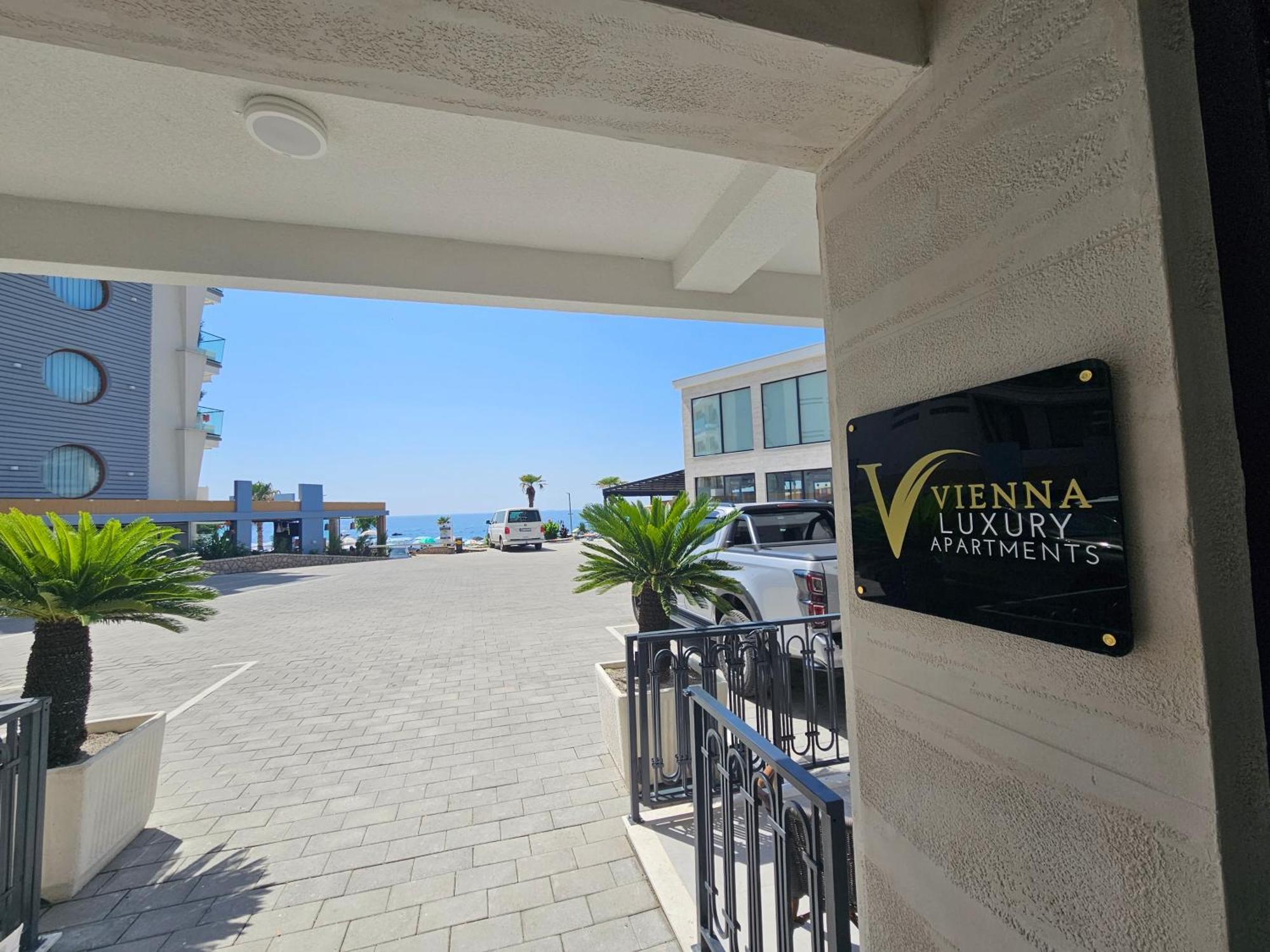 Vienna Luxury Apartments Добра вода Екстериор снимка