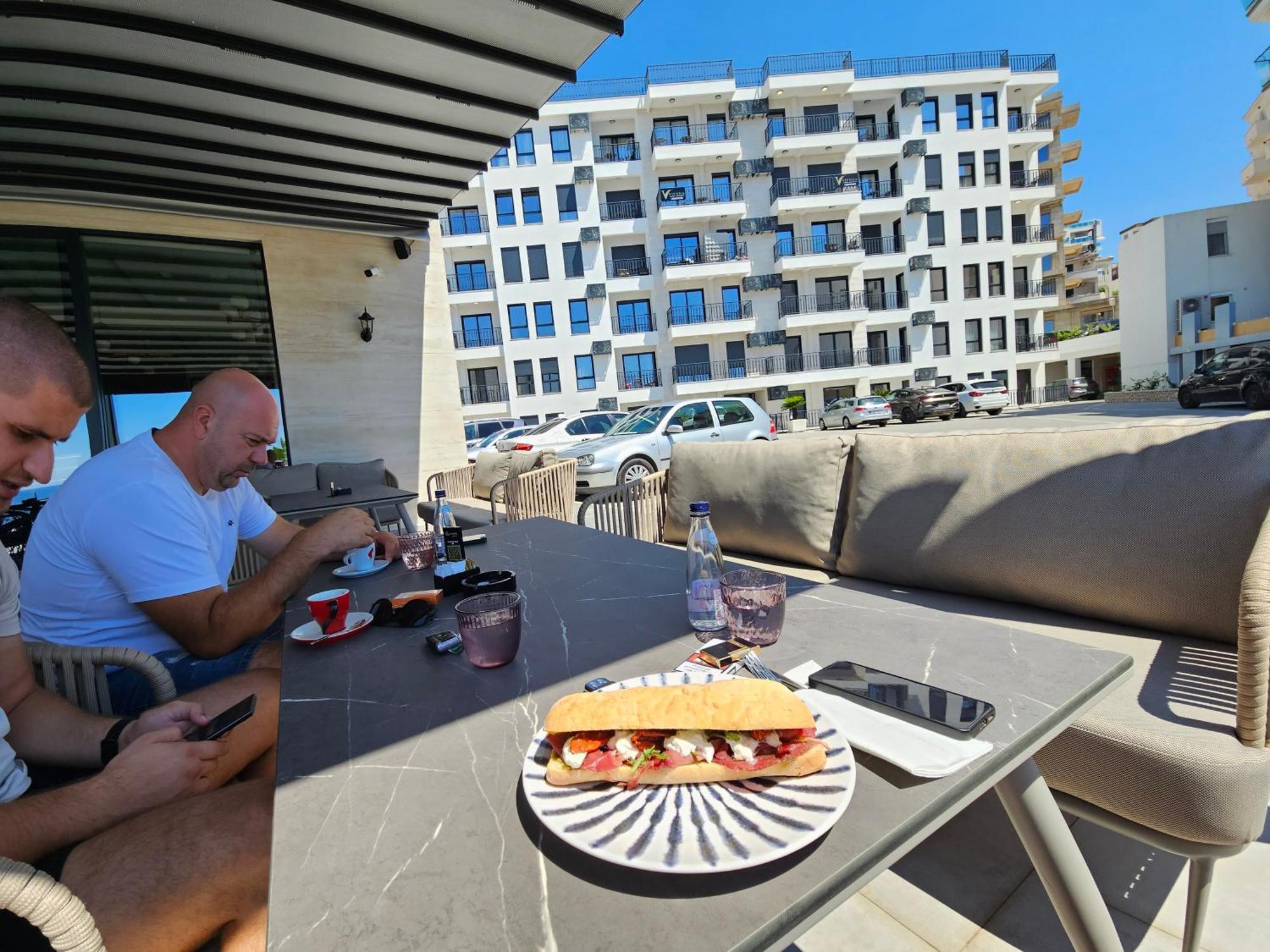 Vienna Luxury Apartments Добра вода Екстериор снимка