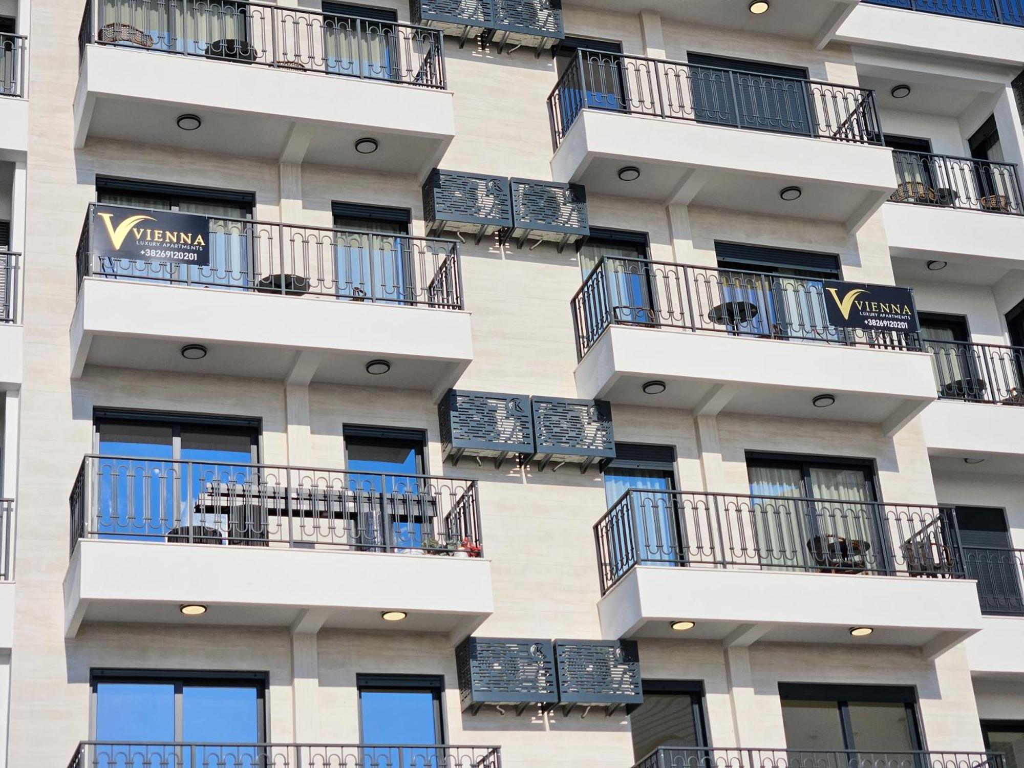 Vienna Luxury Apartments Добра вода Екстериор снимка
