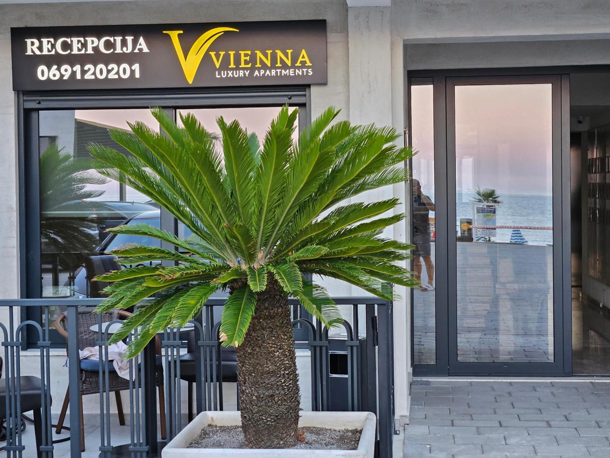 Vienna Luxury Apartments Добра вода Екстериор снимка