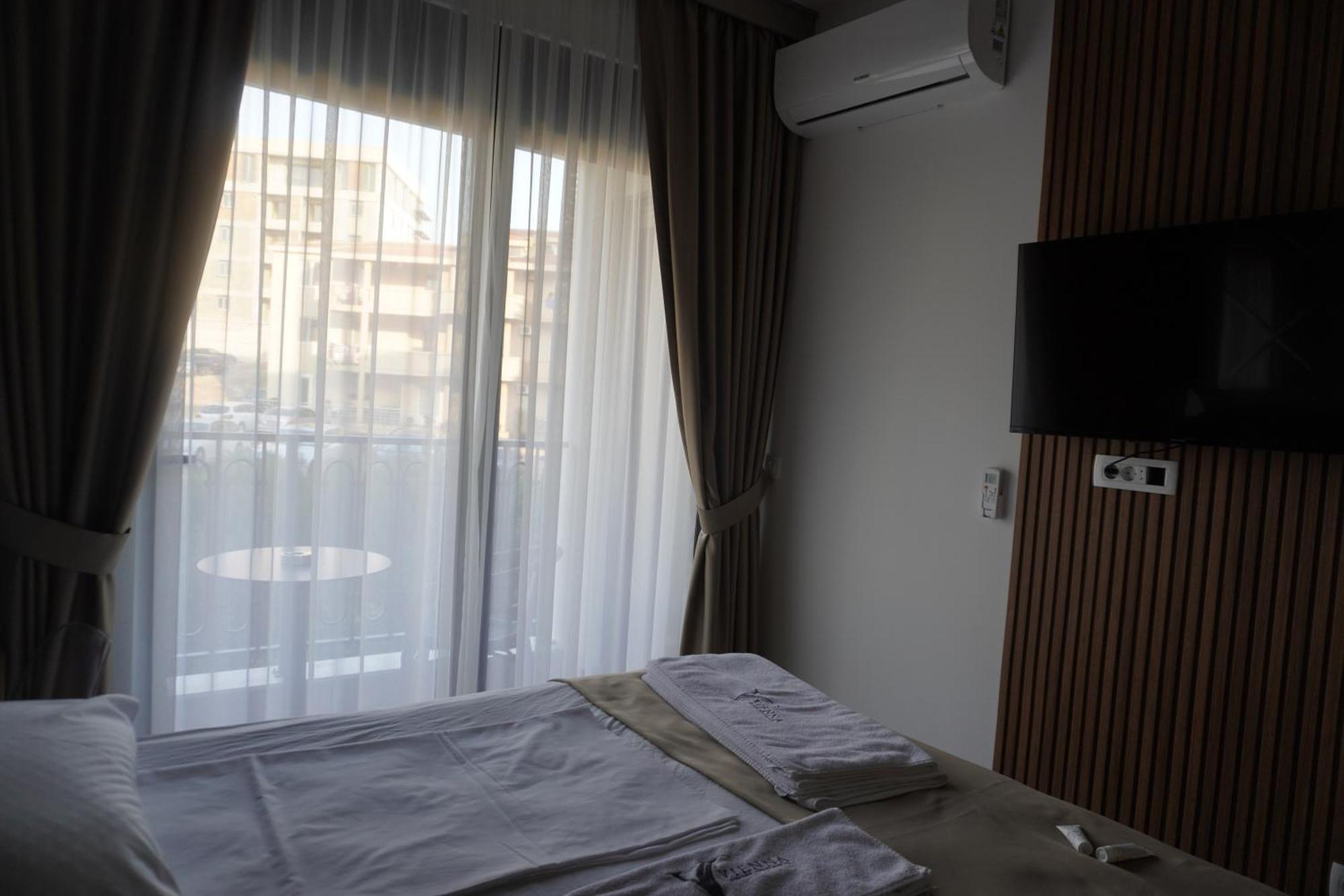 Vienna Luxury Apartments Добра вода Екстериор снимка