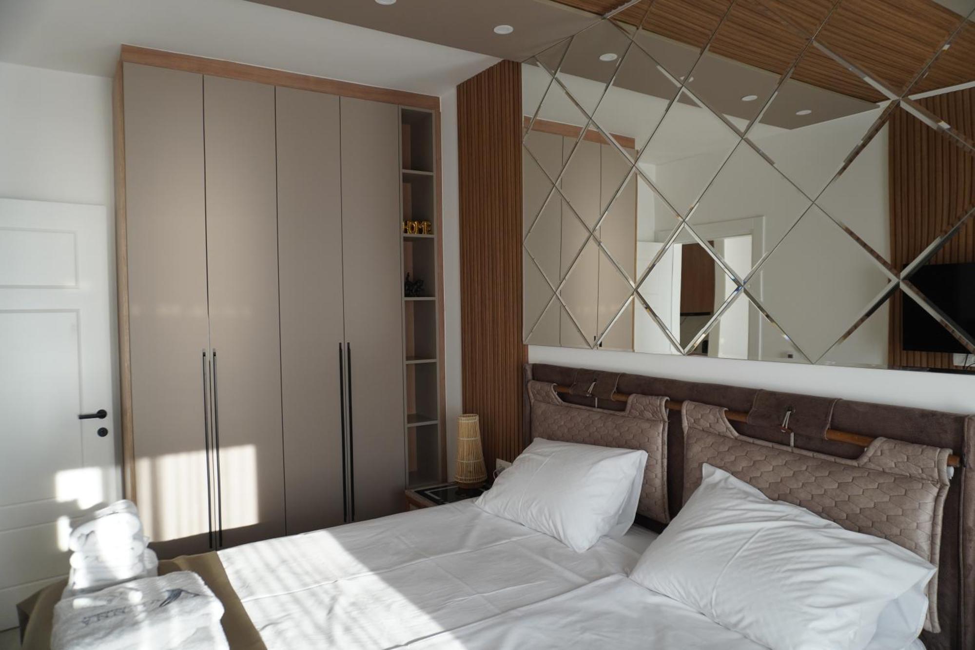 Vienna Luxury Apartments Добра вода Екстериор снимка