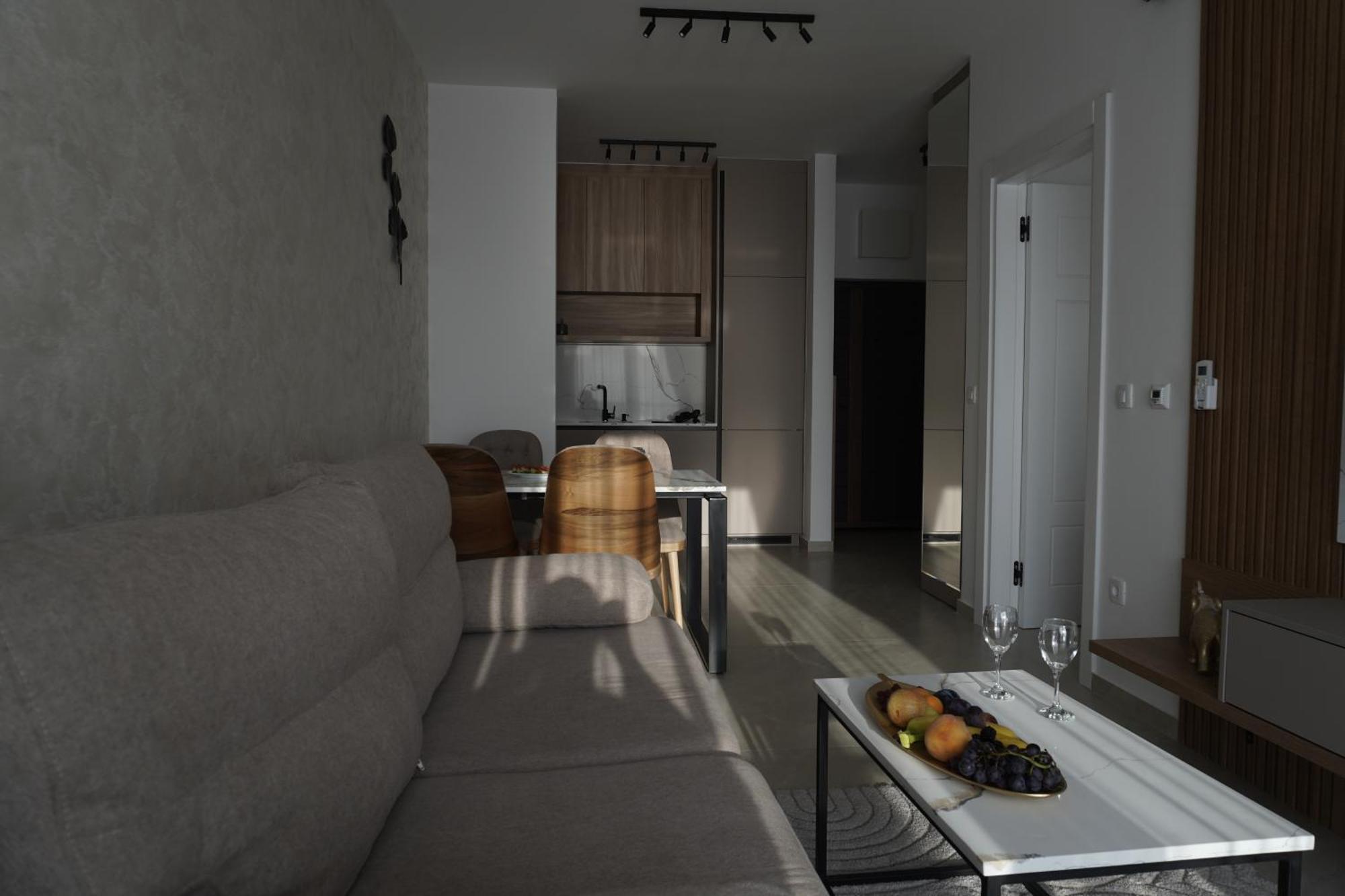Vienna Luxury Apartments Добра вода Екстериор снимка